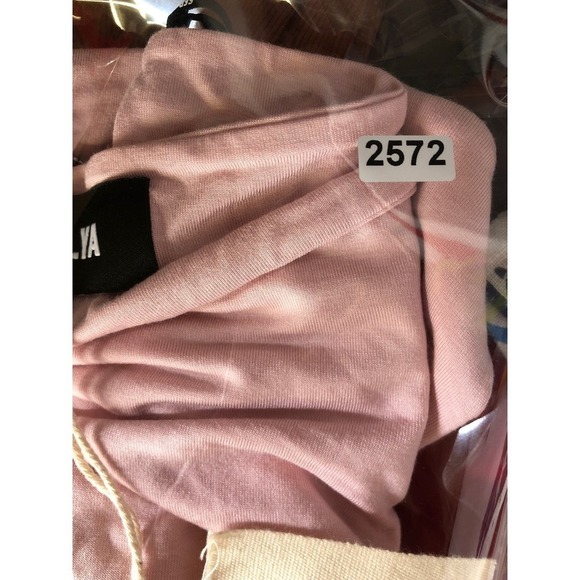 SER.O.YA Ellis Top Long Sleeve Twist Front Cut Out Cropped Pastel Pink NWT Large - Picture 9 of 9